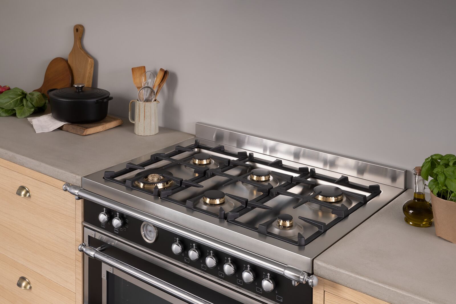 картинка Комбинированная кухонная плита Bertazzoni HER96L1ENET чёрный  картинка Комбинированная кухонная плита Bertazzoni HER96L1ENET чёрный