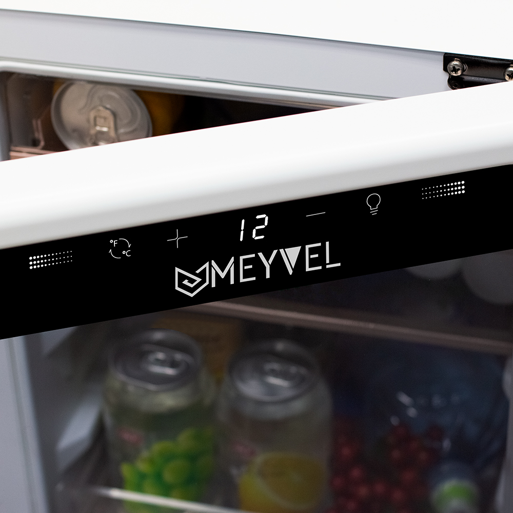 картинка Холодильник для косметики и напитков Meyvel MD35-WHITE 