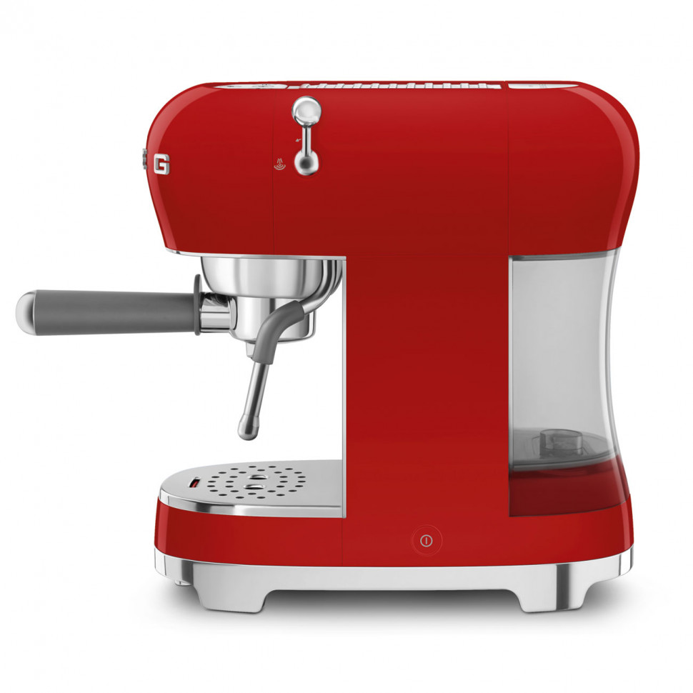 картинка Кофеварка Smeg ECF02RDEU  картинка Кофеварка Smeg ECF02RDEU