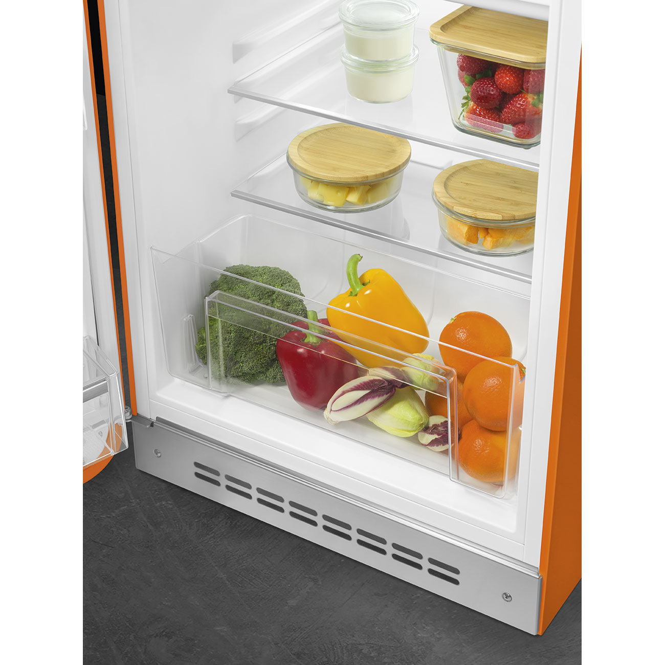 картинка Отдельностоящий холодильник Smeg FAB10LOR6  картинка Отдельностоящий холодильник Smeg FAB10LOR6
