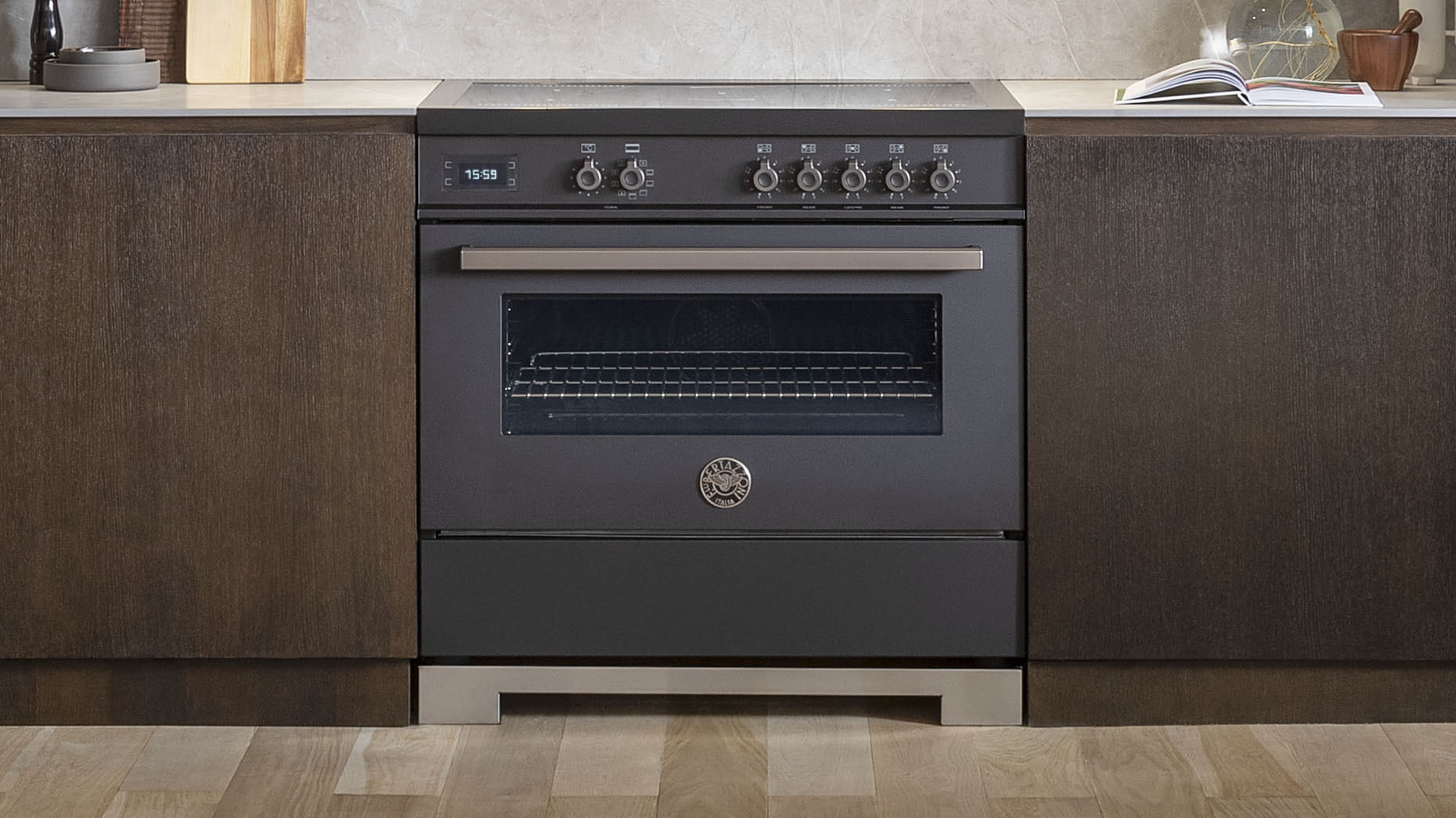 картинка Комбинированная кухонная плита Bertazzoni PRO95I1ECAT карбонио  картинка Комбинированная кухонная плита Bertazzoni PRO95I1ECAT карбонио