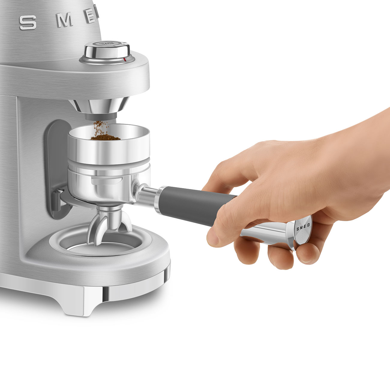 картинка Кофемолка Smeg CGF02SSEU алюминий  картинка Кофемолка Smeg CGF02SSEU алюминий
