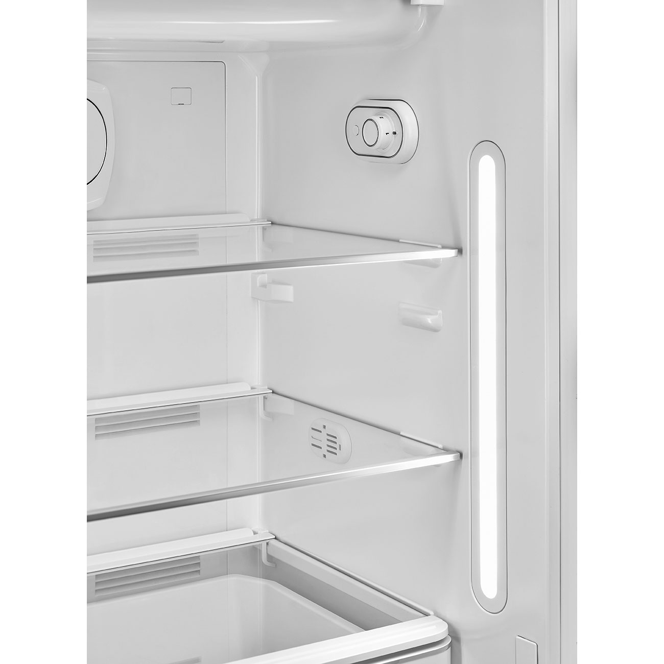 картинка Отдельностоящий холодильник Smeg FAB28ROR5 оранжевый  картинка Отдельностоящий холодильник Smeg FAB28ROR5 оранжевый