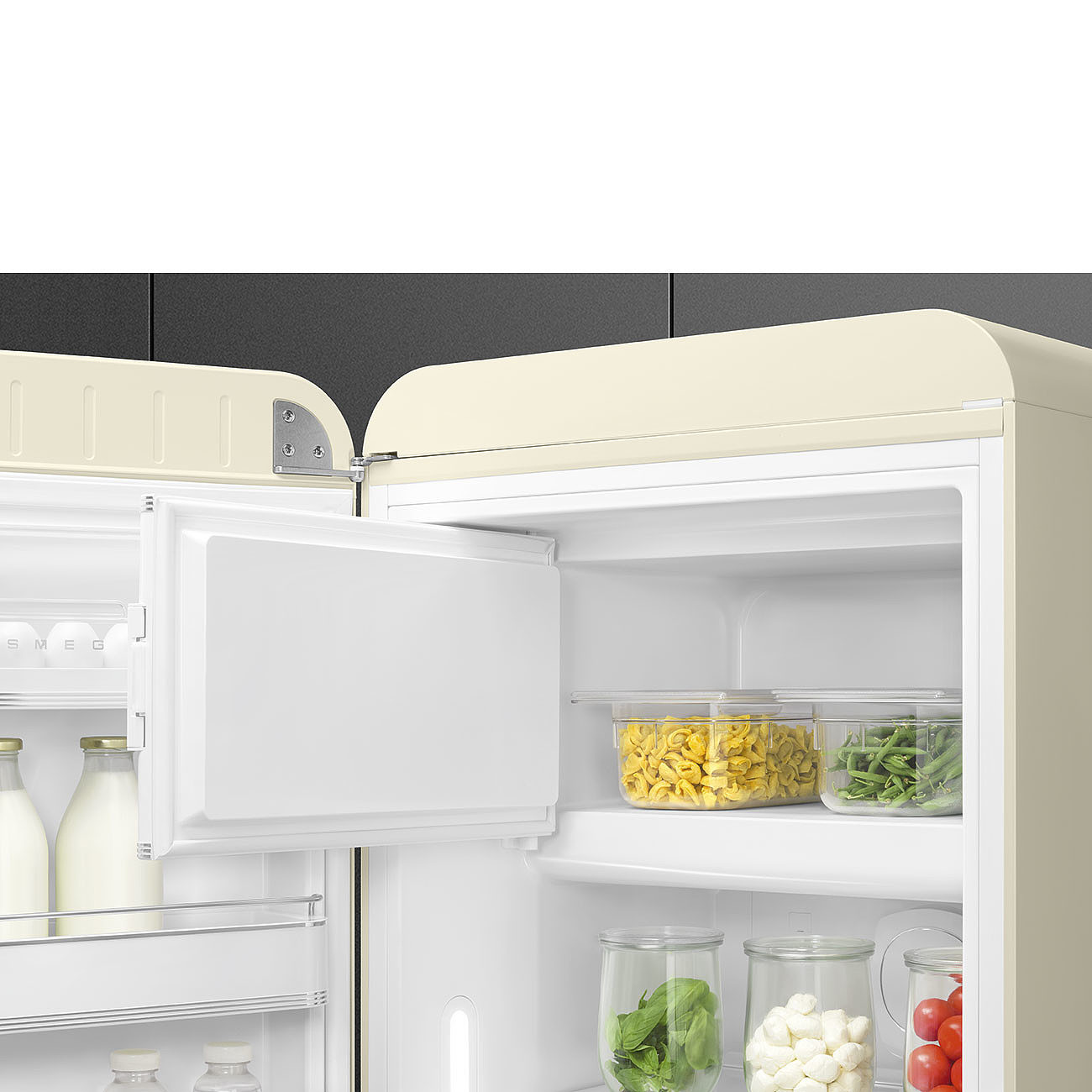 картинка Отдельностоящий холодильник Smeg FAB28LCR5 