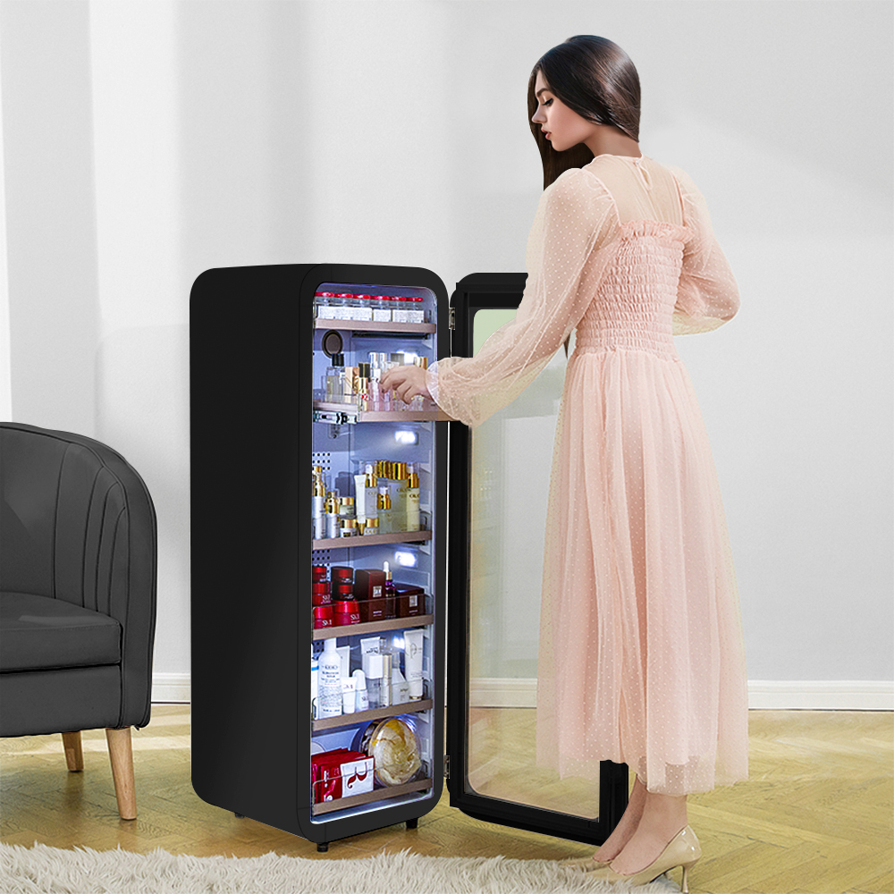 картинка Холодильник для косметики и напитков Meyvel MD105-Black  картинка Холодильник для косметики и напитков Meyvel MD105-Black