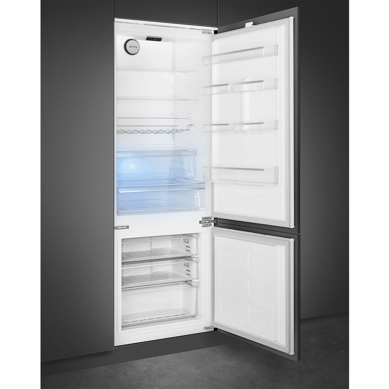 картинка Встраиваемый холодильник Smeg C875TNE  картинка Встраиваемый холодильник Smeg C875TNE