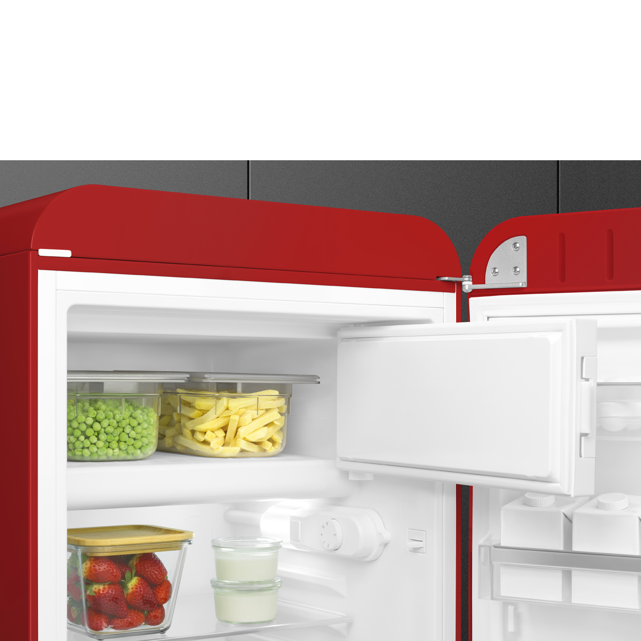 картинка Отдельностоящий холодильник Smeg FAB10RRD6  картинка Отдельностоящий холодильник Smeg FAB10RRD6