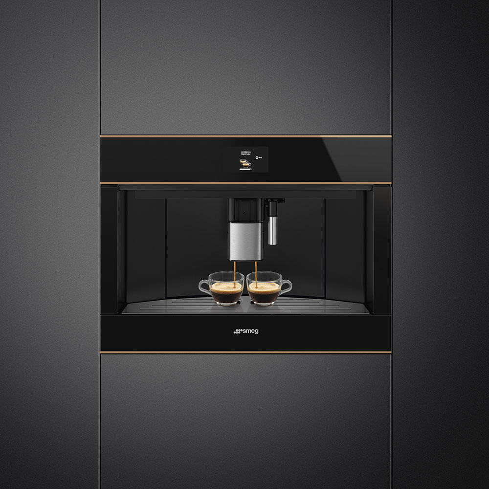 картинка Кофемашина Smeg CMS4604NRRU  картинка Кофемашина Smeg CMS4604NRRU