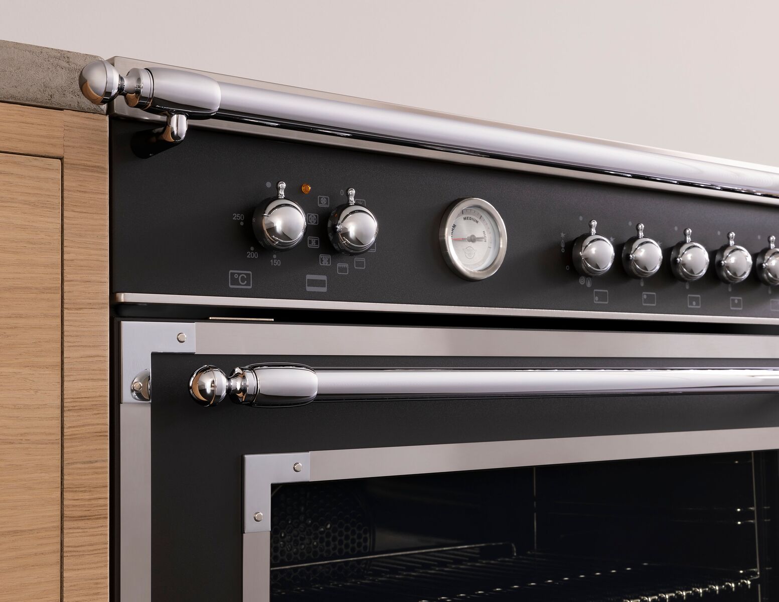 картинка Комбинированная кухонная плита Bertazzoni HER96L1ENET чёрный  картинка Комбинированная кухонная плита Bertazzoni HER96L1ENET чёрный