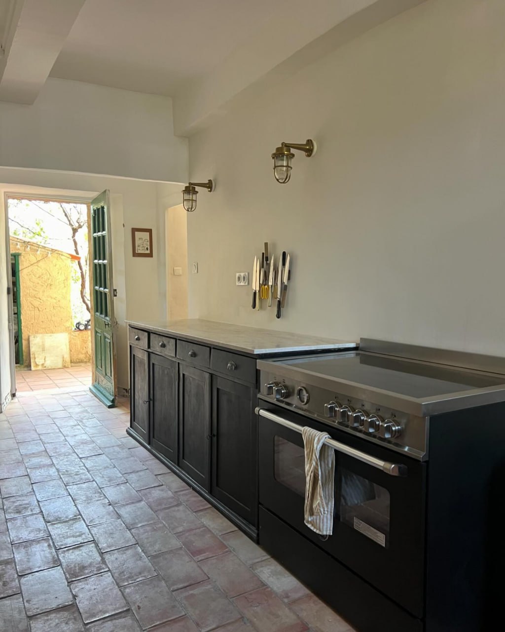 картинка Комбинированная кухонная плита Bertazzoni MAS106L2ENET чёрный  картинка Комбинированная кухонная плита Bertazzoni MAS106L2ENET чёрный