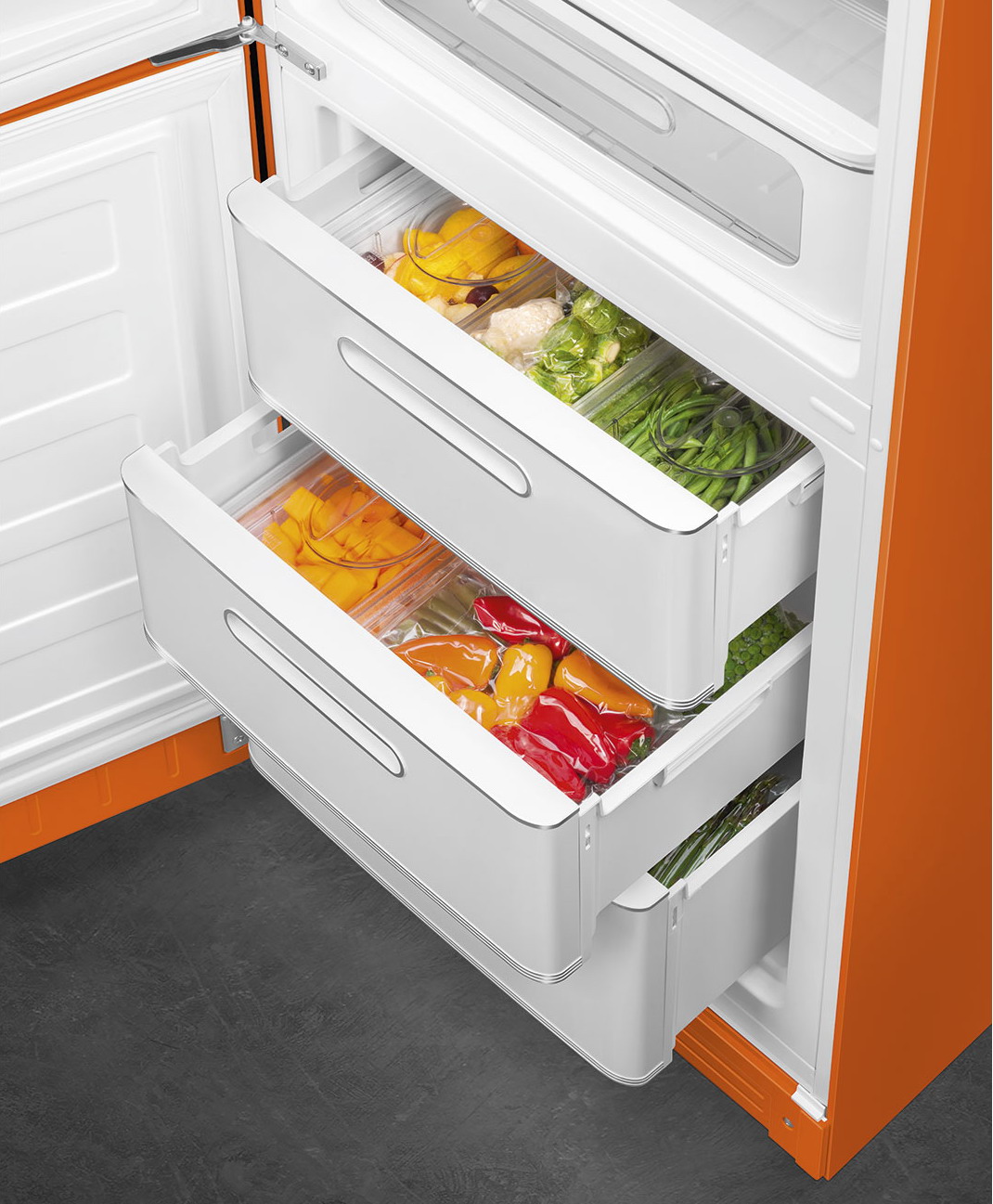 картинка Отдельностоящий холодильник Smeg FAB32LOR5  картинка Отдельностоящий холодильник Smeg FAB32LOR5