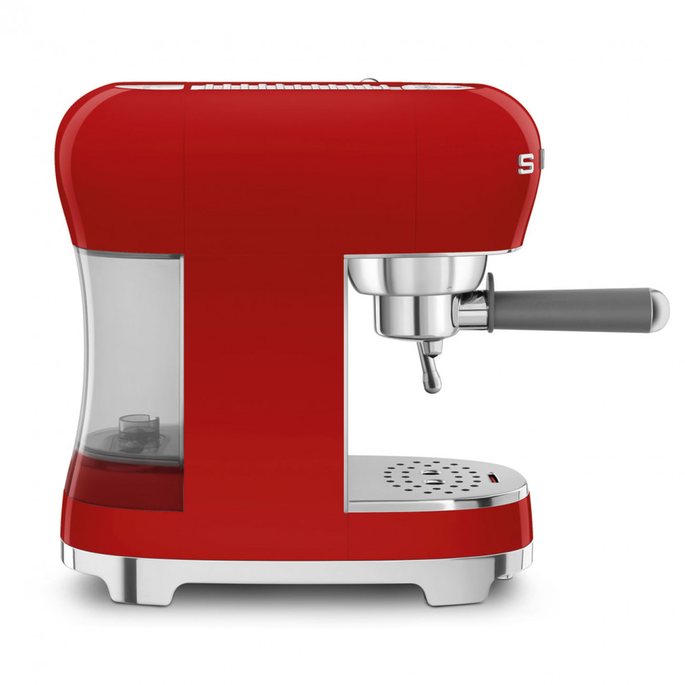 картинка Кофеварка Smeg ECF02RDEU  картинка Кофеварка Smeg ECF02RDEU