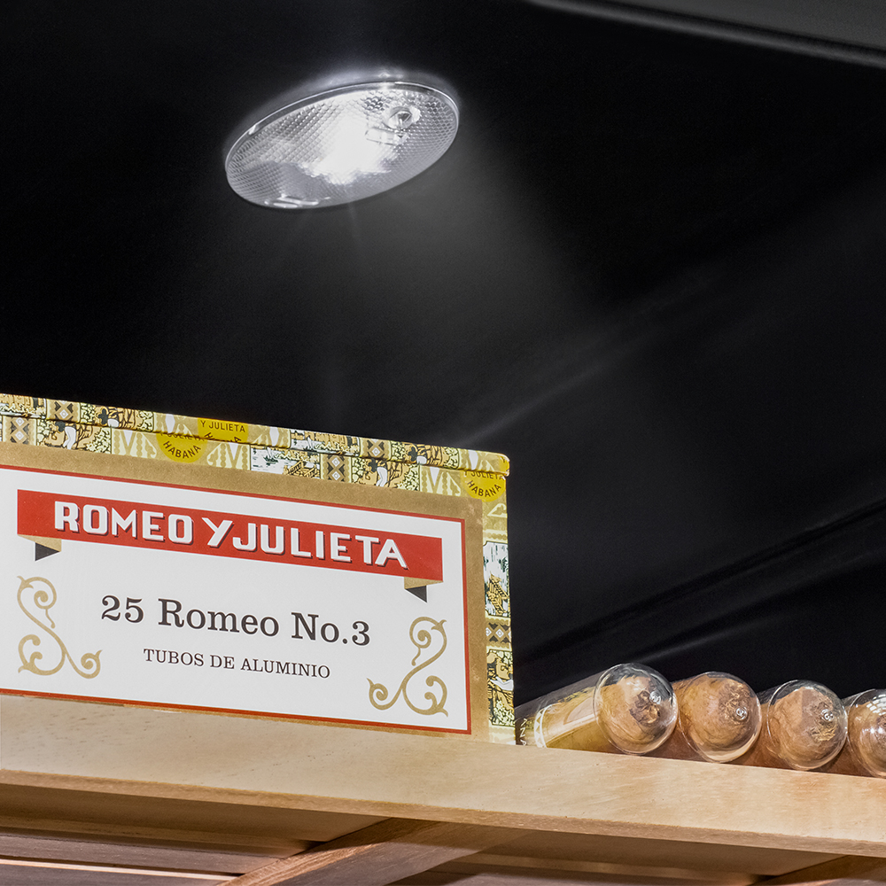 картинка Холодильник для хранения сигар Meyvel MC-33BT 