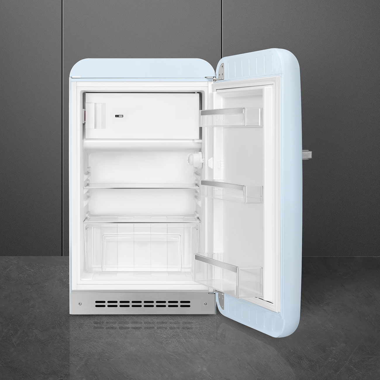картинка Отдельностоящий холодильник Smeg FAB10RPB6 постельный голубой  картинка Отдельностоящий холодильник Smeg FAB10RPB6 постельный голубой