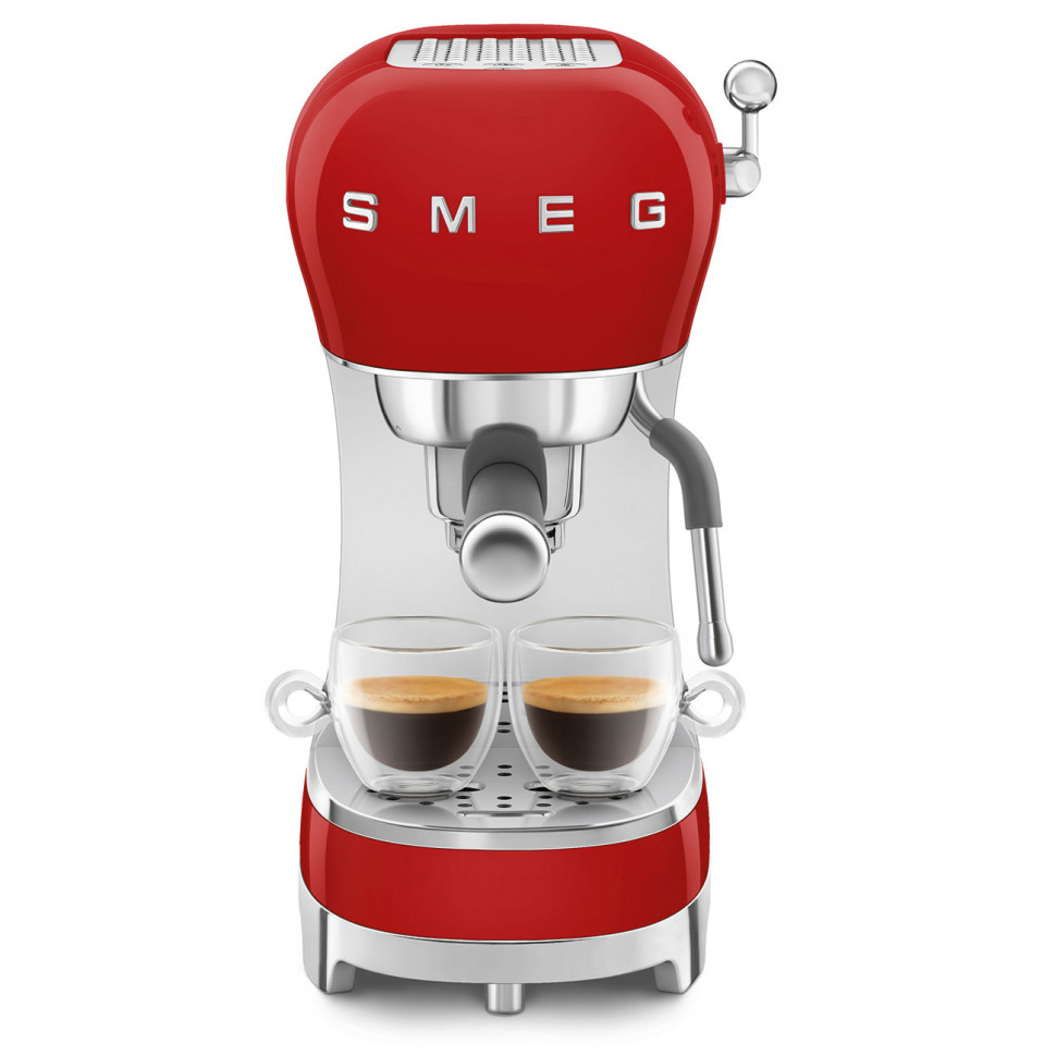 картинка Кофеварка Smeg ECF02RDEU  картинка Кофеварка Smeg ECF02RDEU