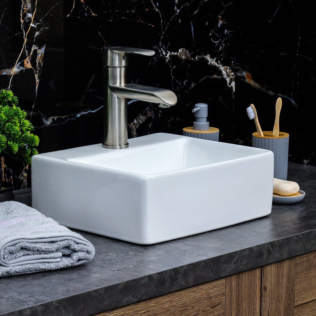 картинка Раковина Melana MLN-7440A, белый 