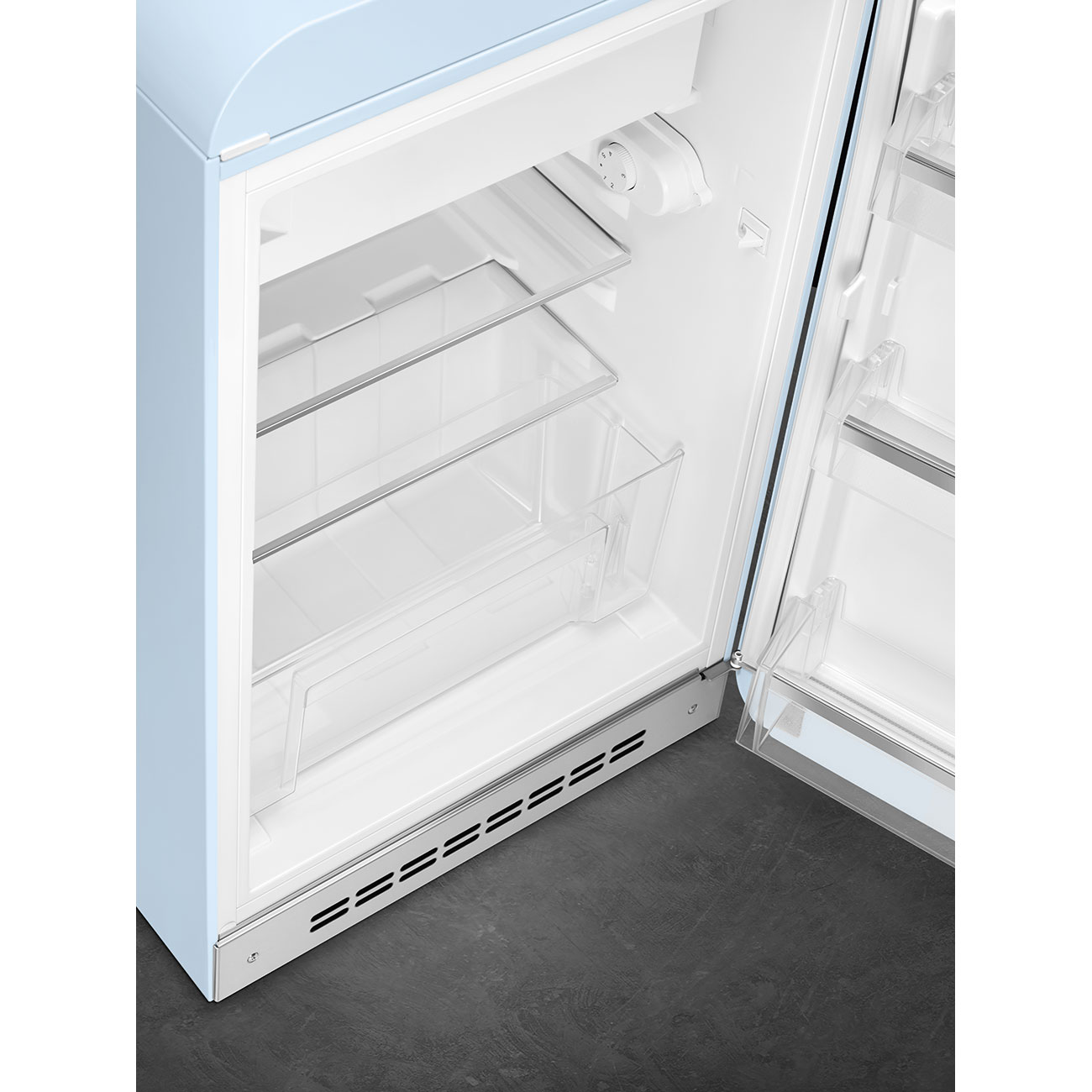 картинка Отдельностоящий холодильник Smeg FAB10RPB6 постельный голубой  картинка Отдельностоящий холодильник Smeg FAB10RPB6 постельный голубой
