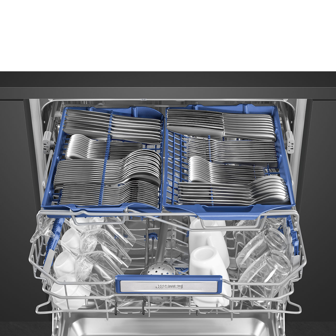 картинка Посудомоечная машина Smeg STL323BQLH  картинка Посудомоечная машина Smeg STL323BQLH