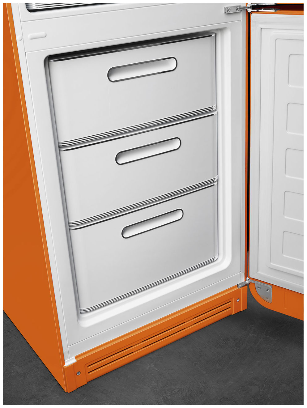 картинка Отдельностоящий холодильник Smeg FAB32ROR5  картинка Отдельностоящий холодильник Smeg FAB32ROR5