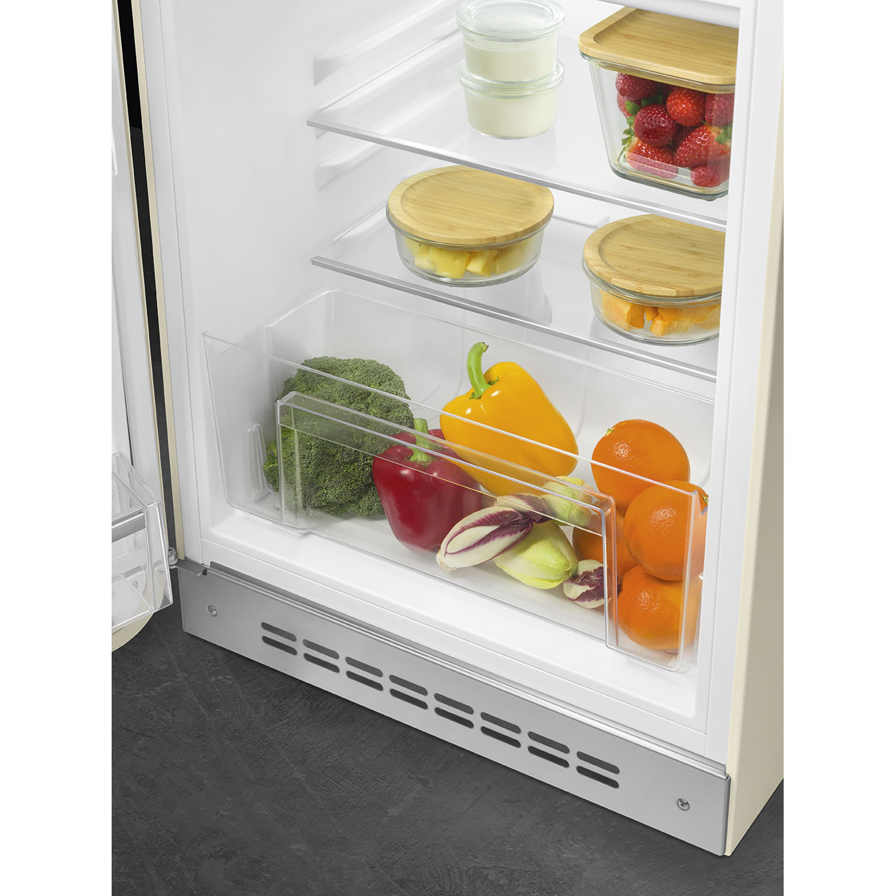 картинка Отдельностоящий холодильник Smeg FAB10LCR6  картинка Отдельностоящий холодильник Smeg FAB10LCR6