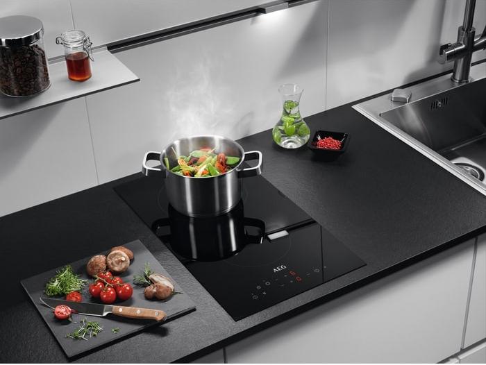 картинка Электрическая варочная панель Aeg HRB32310CB 