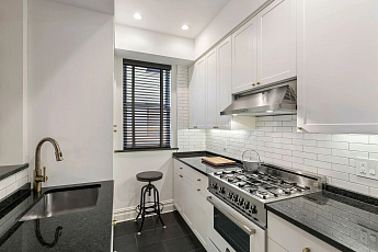 картинка Комбинированная кухонная плита Bertazzoni PRO96L1EBIT белая  картинка Комбинированная кухонная плита Bertazzoni PRO96L1EBIT белая