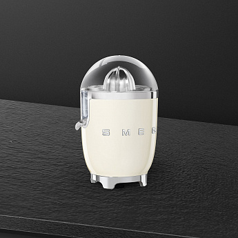 картинка Соковыжималка Smeg CJF11CREU  картинка Соковыжималка Smeg CJF11CREU