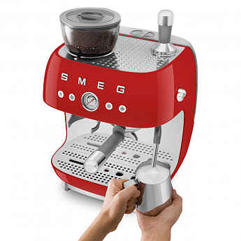 картинка Кофемашина Smeg EGF03RDEU  картинка Кофемашина Smeg EGF03RDEU